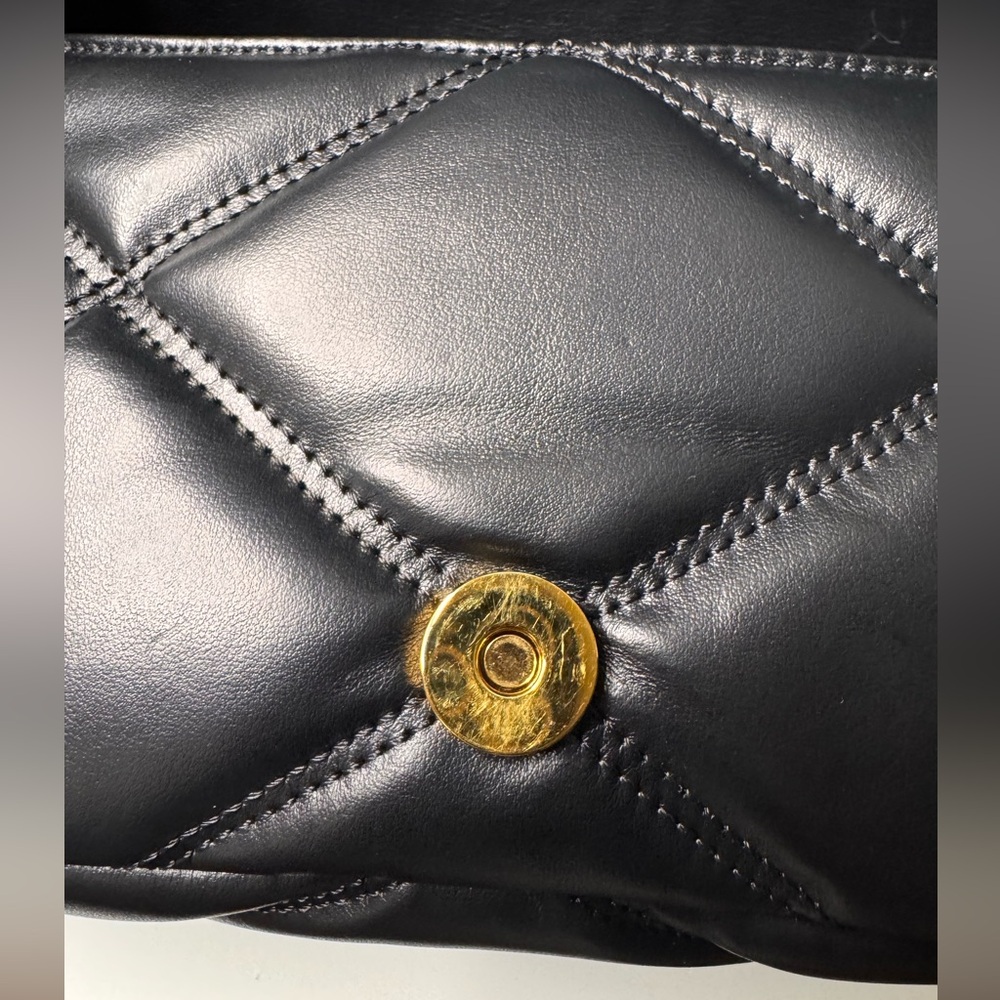Versace La Medusa Black Quilted Calfskin Shoulder Bag - Gold Greca Hardware - Picture 11 of 13